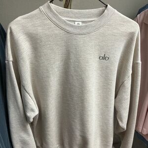 ALO Yoga Accolade Crew Neck Pullover in Oatmeal Heather